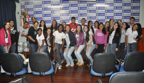 onibus-para-os-alunos-do-CEFET-036-1024x680