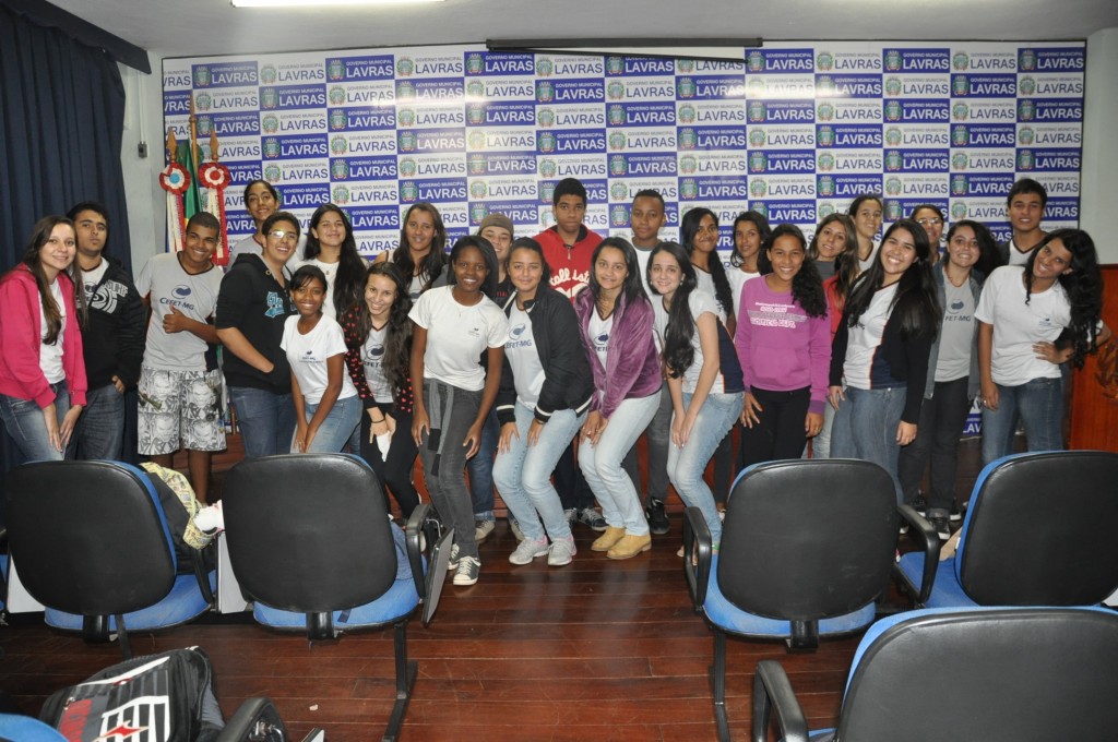 onibus-para-os-alunos-do-CEFET-036-1024x680