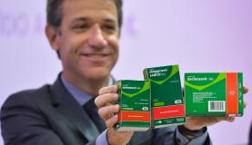 O ministro da Saúde, Arthur Chioro, apresenta novos remédios para tratamento da hepatite C . Foto:Elza Fiúza/Agência Brasil